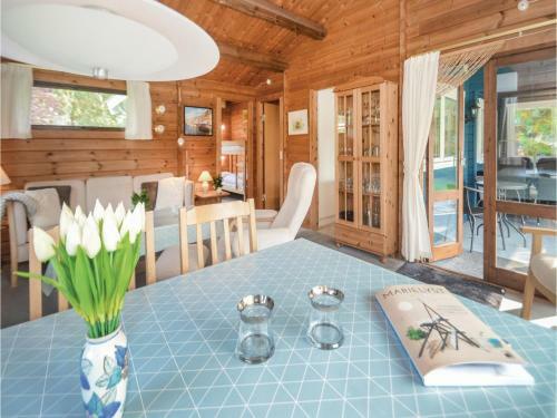 Three-bedroom Holiday Home In Vaggerlose