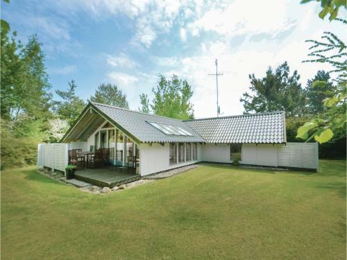 Four-bedroom Holiday Home In Vaggerlose