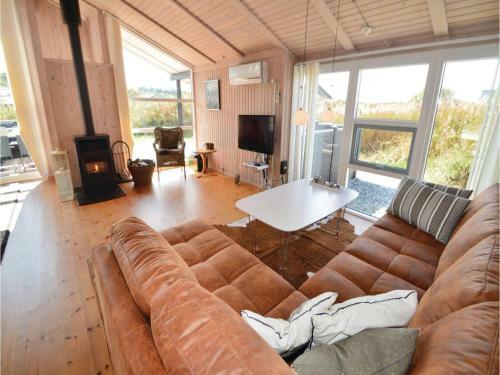 Four-bedroom Holiday Home In Hjorring