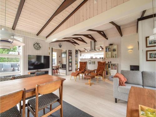 Two-bedroom Holiday Home In Juelsminde