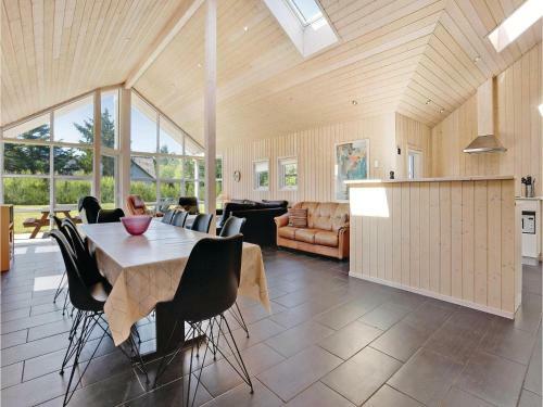 Four-bedroom Holiday Home In Lokken