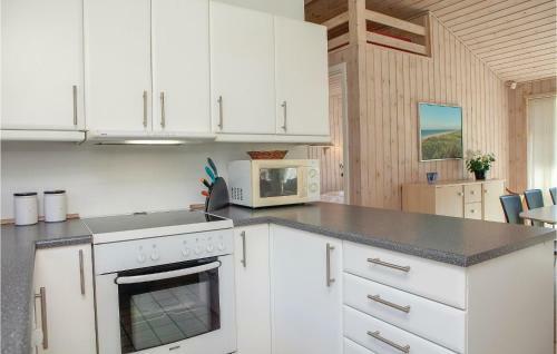 Three-bedroom Holiday Home In Lokken