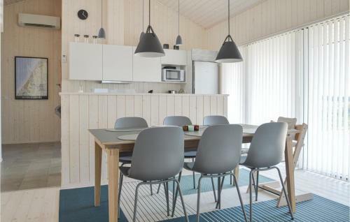 Three-bedroom Holiday Home In Lokken