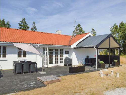 Three-bedroom Holiday Home In Strandby