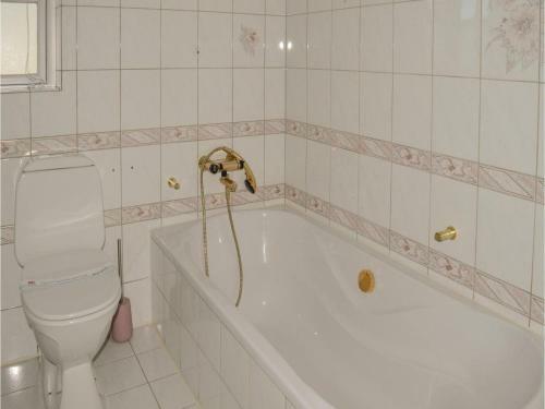 Three-bedroom Holiday Home In Strandby