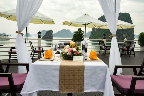 Halong Athena Cruise