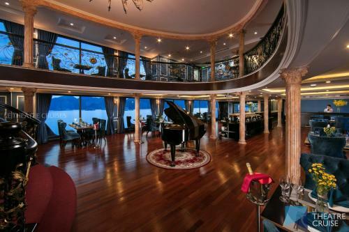 Le Theatre Cruises - Wonder On Lan Ha Bay