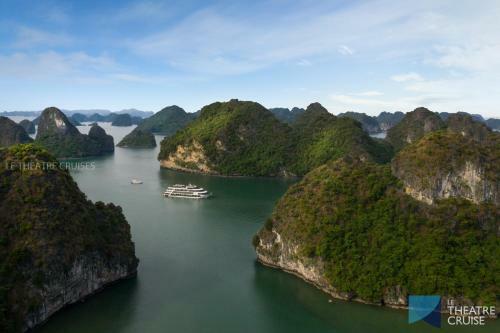 Le Theatre Cruises - Wonder On Lan Ha Bay