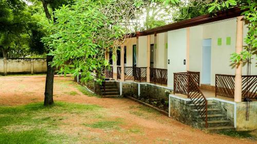 Malwathu Oya Caravan Park
