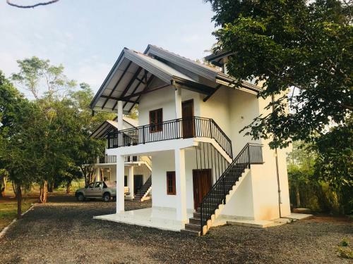 Hotel Andarawewa Nature Resort