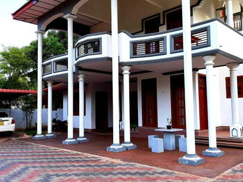 Hostal A And D Holiday Inn