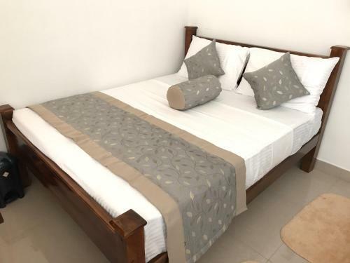 Hostal Royal White Tourist Rest