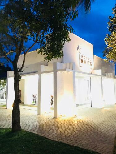Hostal Royal White Tourist Rest