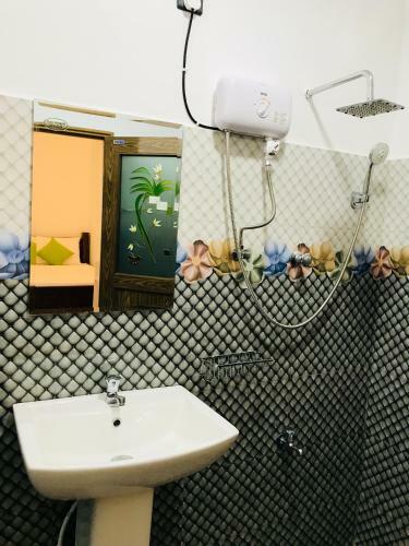 Hostal Royal White Tourist Rest