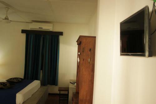 Hostal Dambulu Oya Family Park