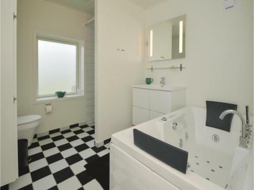Four-bedroom Holiday Home In Blavand