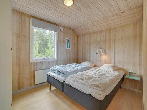 Five-bedroom Holiday Home In Blavand
