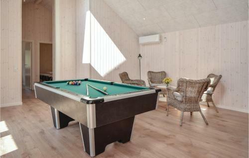 Five-bedroom Holiday Home In Blavand