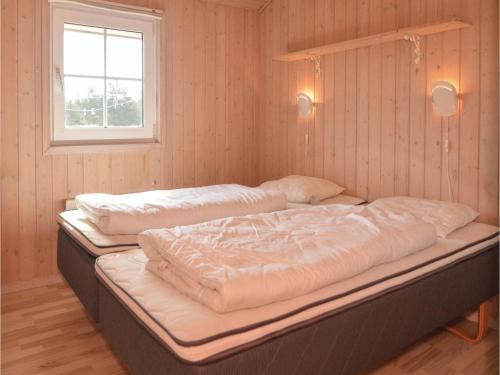 Six-bedroom Holiday Home In Blavand