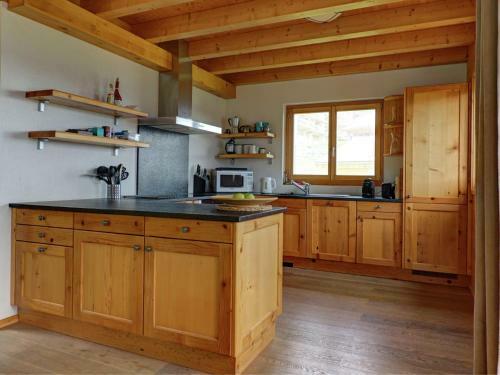 Chalet With Breathtaking Mountain View And Jacuzzi In Les Collons