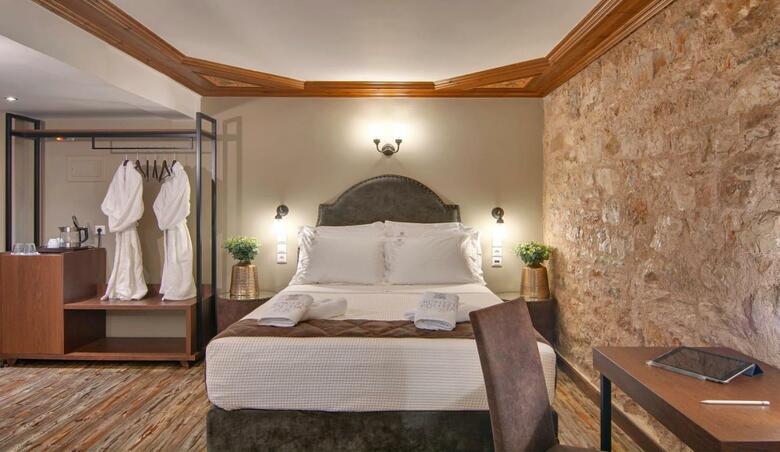 Hotel Frontzou Politia