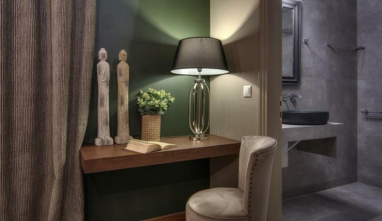 Hotel Frontzou Politia