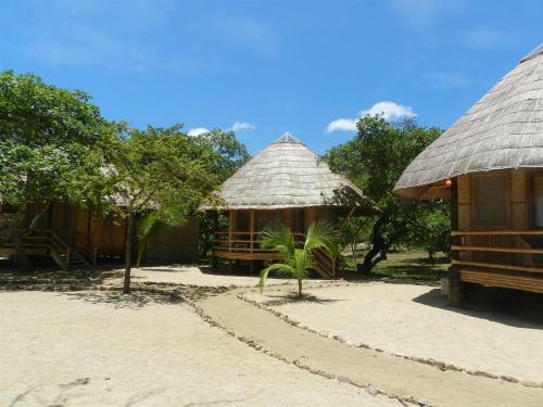 Hotel Cashew Grove Beach Resort
