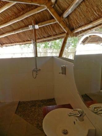Hotel Cashew Grove Beach Resort