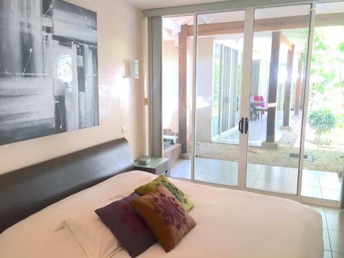 The Breeze Hotel & Villas