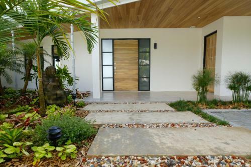 Hermosa Retreat Hr5 Luxury Villa