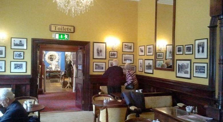 Hotel Blarney Woollen Mills