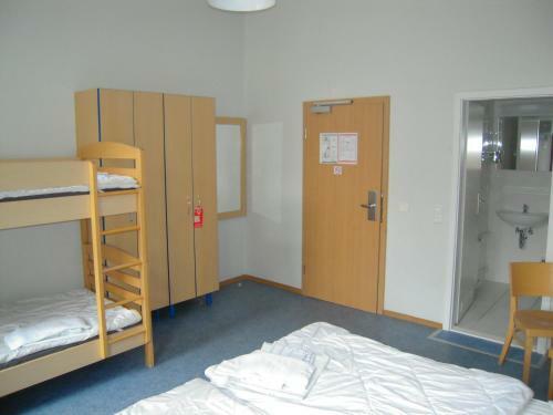 Happy Go Lucky Hotel + Hostel Sch�neberg