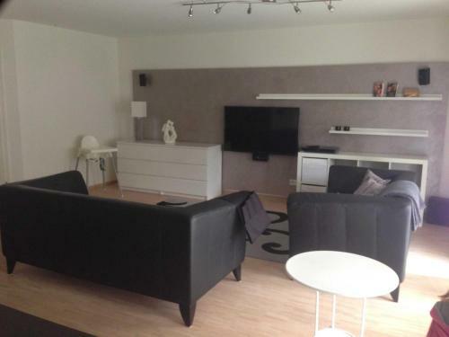 S_hisli Ferienhaus Neuenburg _ Per