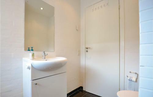 Three-bedroom Holiday Home In Ega