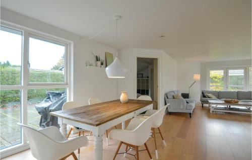 Three-bedroom Holiday Home In Ega