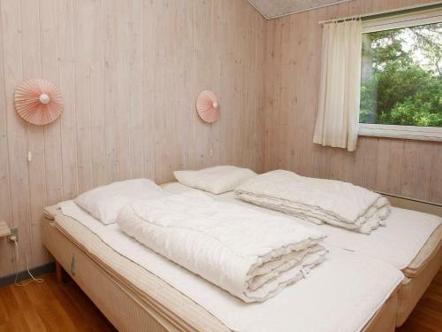 Four-bedroom Holiday Home In Hals 17