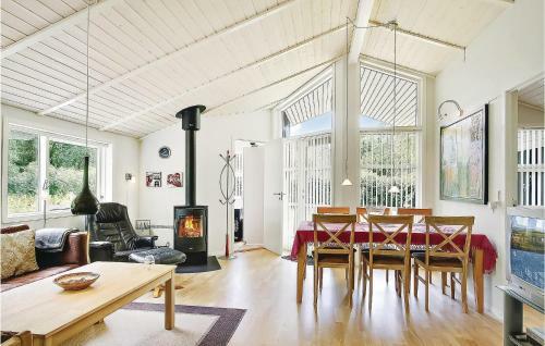 Holiday Home Give 37