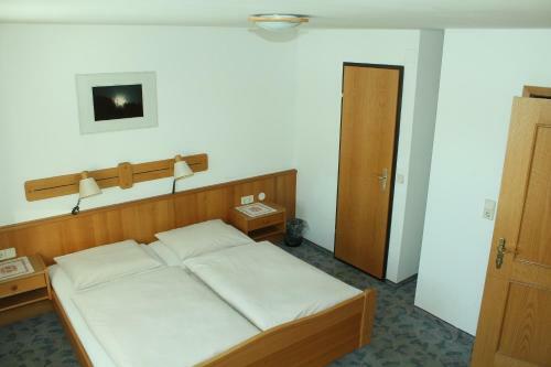 Hostal Appartement Pension Grasser