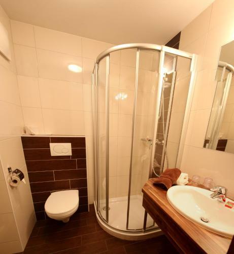 Hostal Hotel Garni Haus Sonnblick