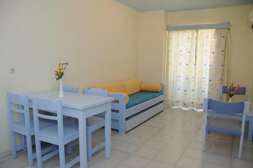 Aparthotel Regina Studios & Hotel