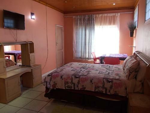 Hostal All Are Welcome Guest House