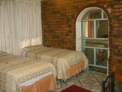 Hostal All Are Welcome Guest House