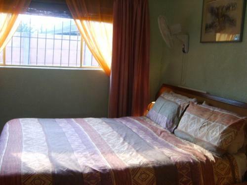 Hostal All Are Welcome Guest House