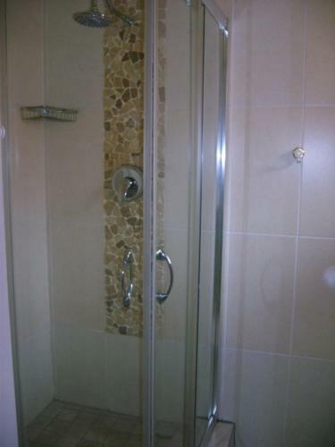 Hostal All Are Welcome Guest House