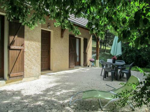 Holiday Home La Ch�taigneraie