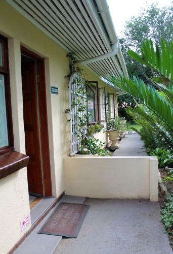 Hostal Chez Nous Bed And Breakfast & Self Catering