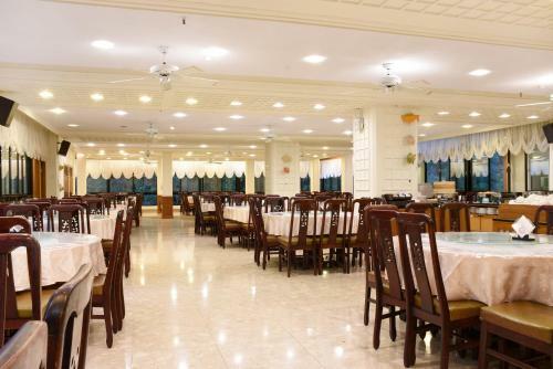 Honey Moon Hotel