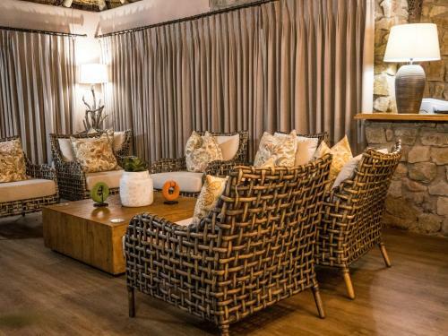 Woodbury Lodge ? Amakhala Game Reserve