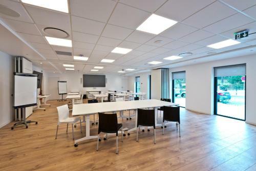 Aparthotel Kyriad R�sidence Cabri�s - Plan De Campagne