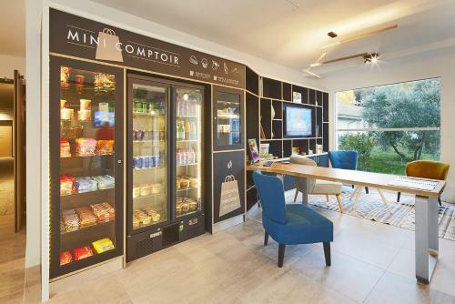 Aparthotel Kyriad R�sidence Cabri�s - Plan De Campagne